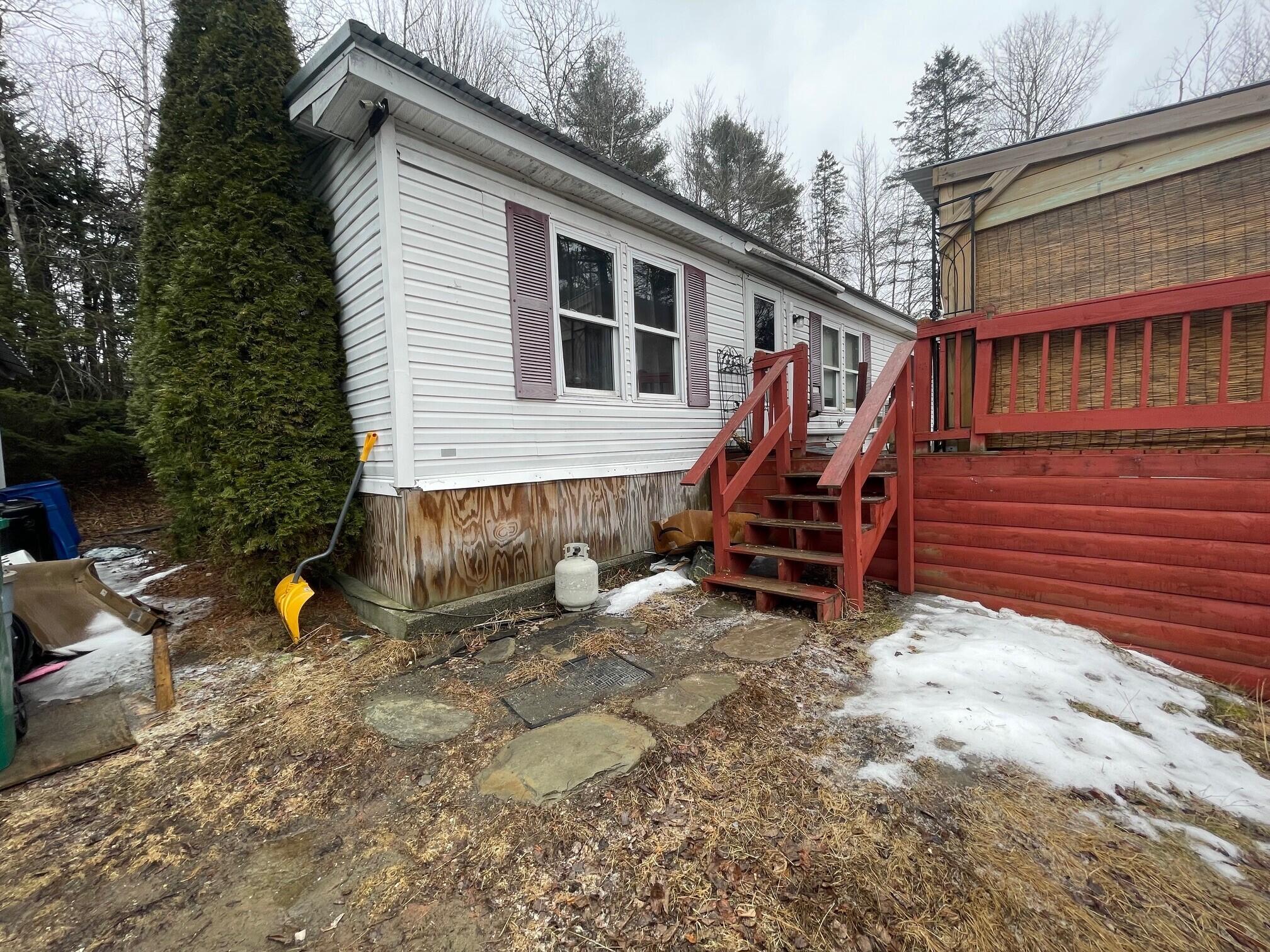 9 Jackson Street Dexter, ME 04930 - Photo 3 of 23 3