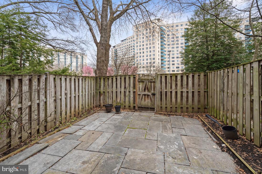 5407 Grove Ridge Way, Unit 98 Rockville, MD 20852 - Photo 24 of 27 Back yard