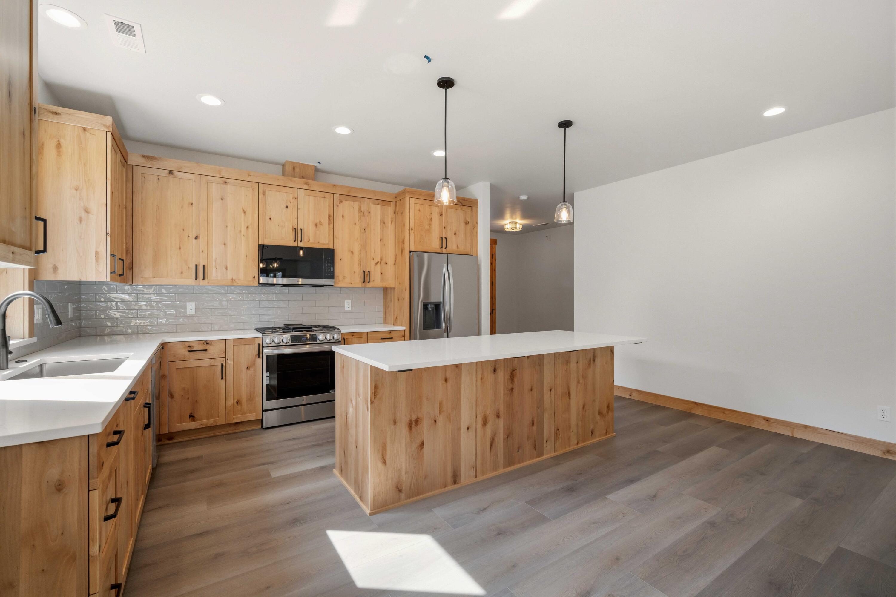 17146 Covina Road Bend, OR 97707 - Photo 11 of 65