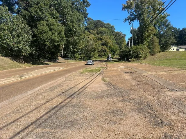 $180,000 | 275 Lower Woodville Road, Natchez, MS 39120