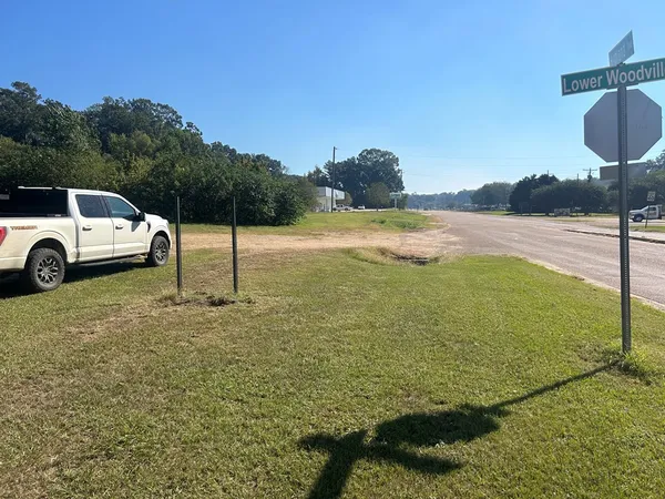 $180,000 | 275 Lower Woodville Road, Natchez, MS 39120
