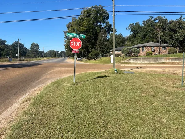 $180,000 | 275 Lower Woodville Road, Natchez, MS 39120