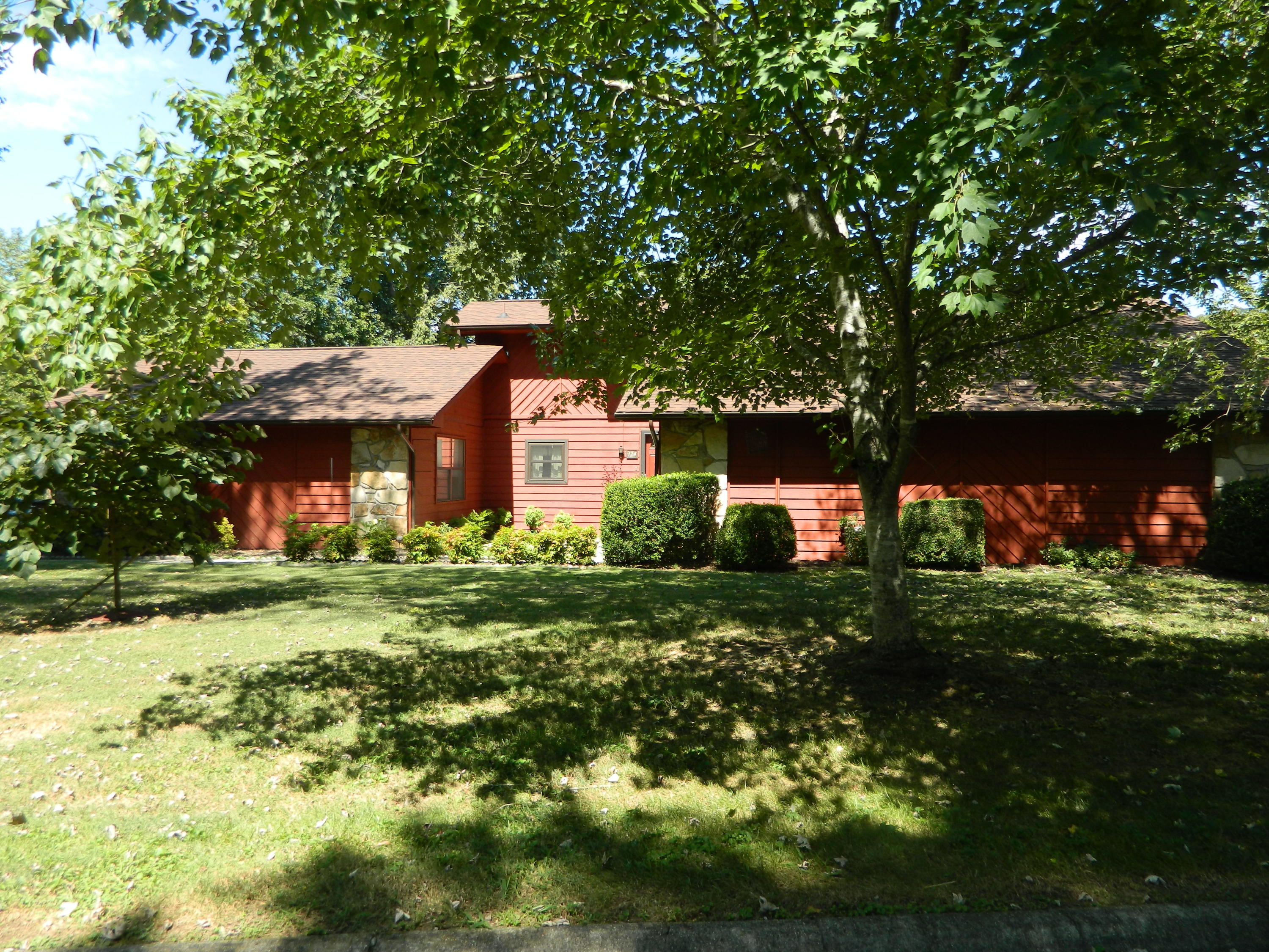124 Grandcove Lane Oak Ridge, TN 37830 - Photo 1 of 22 138