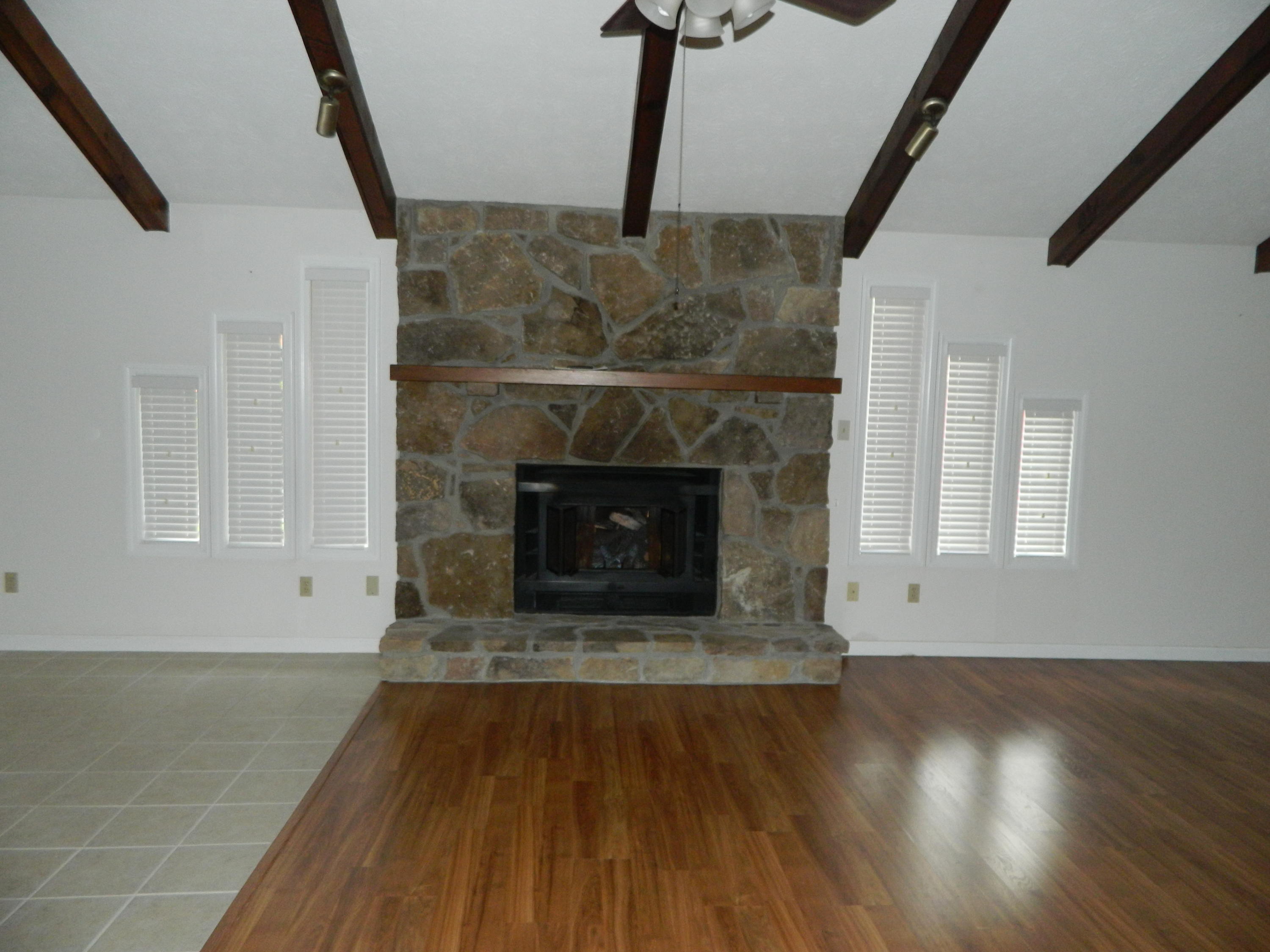 124 Grandcove Lane Oak Ridge, TN 37830 - Photo 6 of 22 DSCN0198