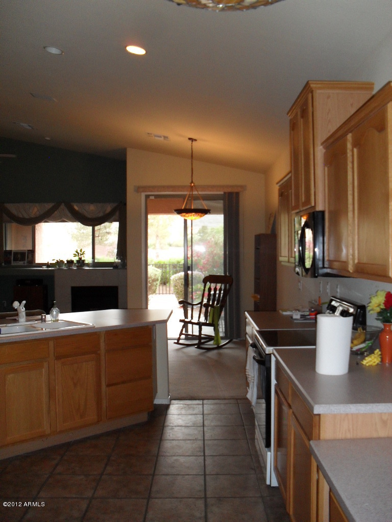 3235 East Fremont Road Phoenix, AZ 85042 - Photo 2 of 8 KITCHEN