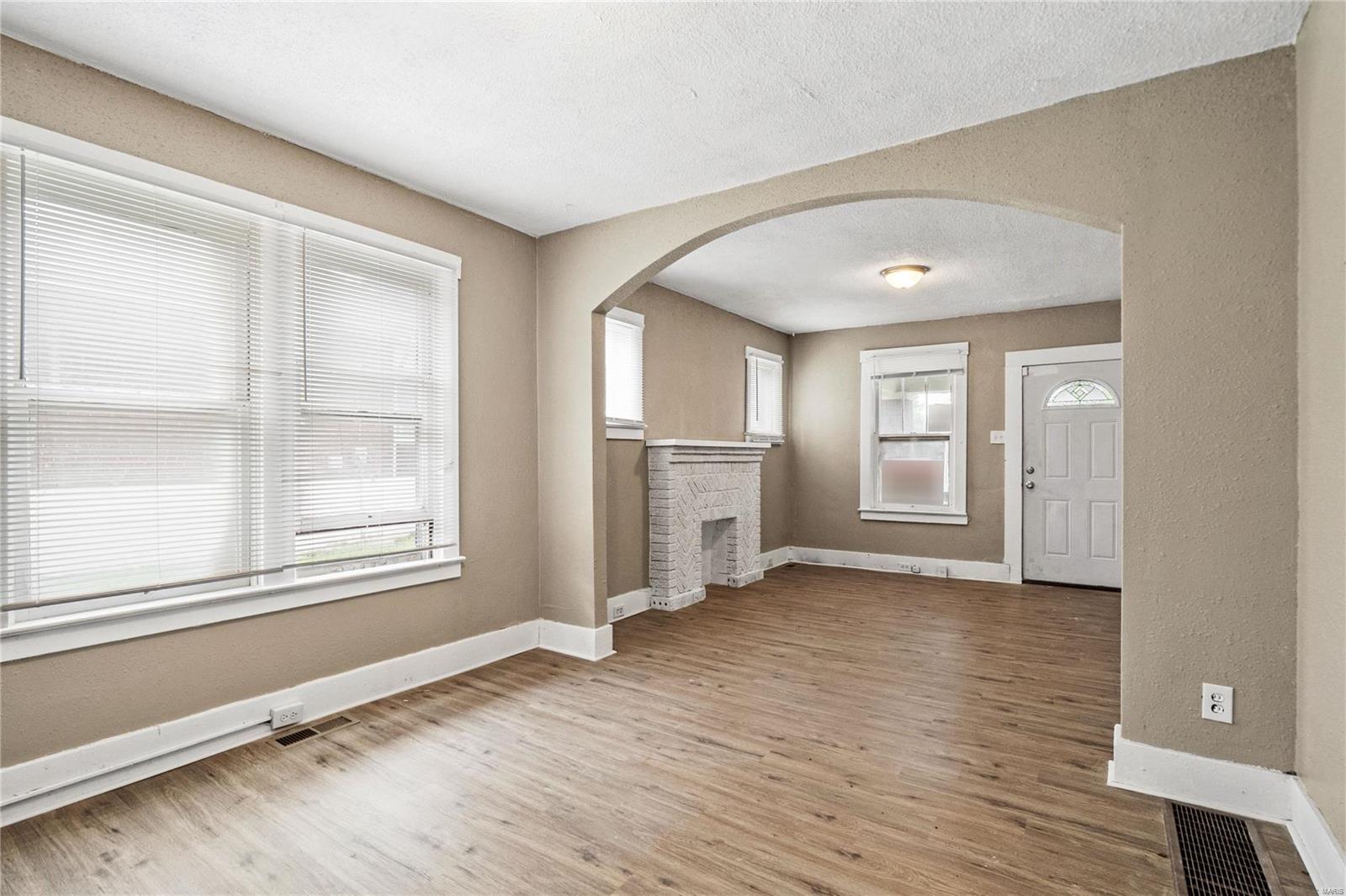 1216 Verl Place St. Louis, MO 63133 - Photo 6 of 20 Gallery Image 6