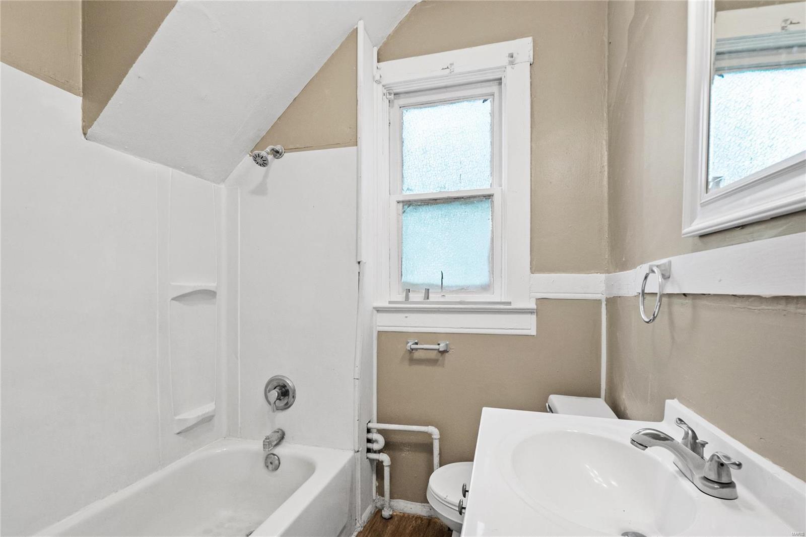 1216 Verl Place St. Louis, MO 63133 - Photo 10 of 20 Gallery Image 10