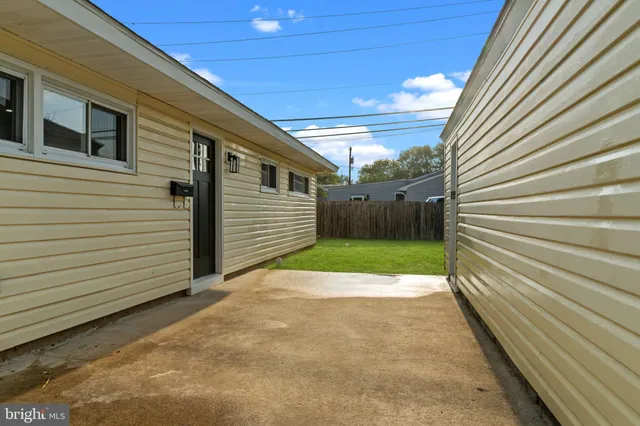 $2,800 | 38 Indian Creek Drive, Levittown, PA 19057