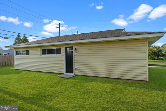 $2,800 | 38 Indian Creek Drive, Levittown, PA 19057