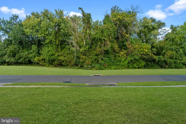 $2,800 | 38 Indian Creek Drive, Levittown, PA 19057