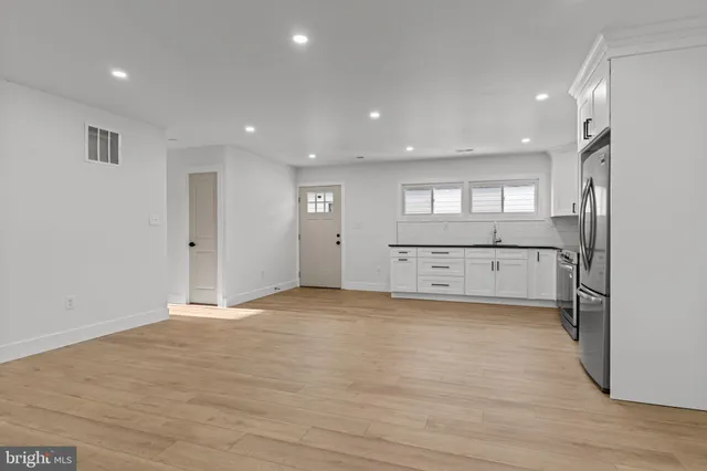 $2,800 | 38 Indian Creek Drive, Levittown, PA 19057