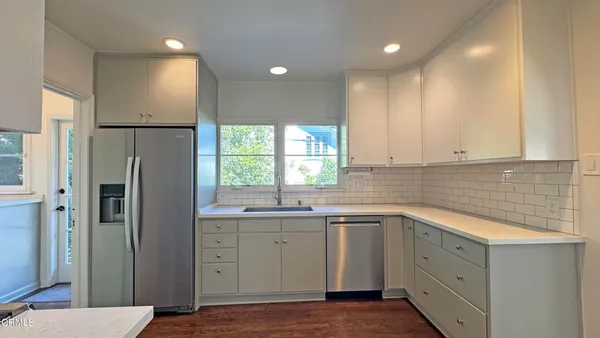 $6,500 | 400 South Meridith Avenue, Pasadena, CA 91106