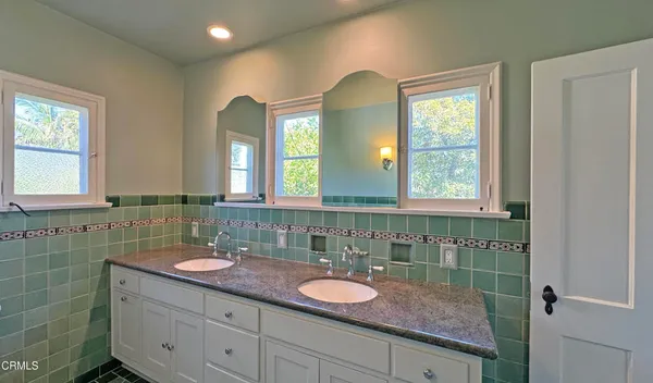 $6,500 | 400 South Meridith Avenue, Pasadena, CA 91106