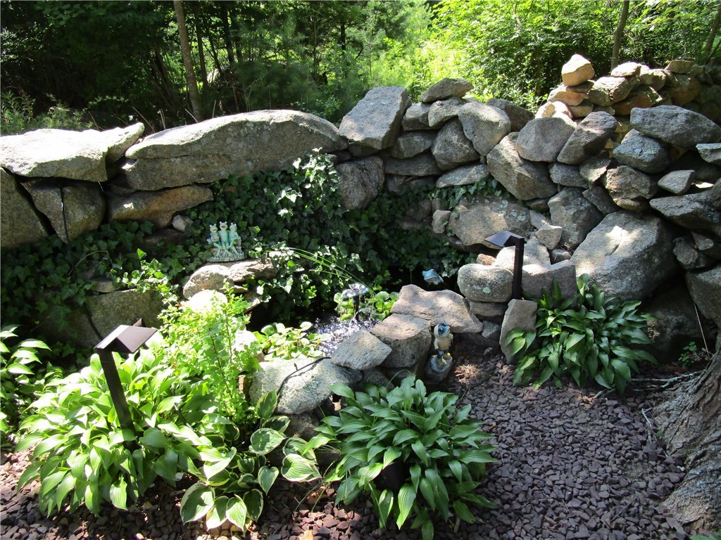 49 Spring Street Hopkinton, RI 02832 - Photo 6 of 28