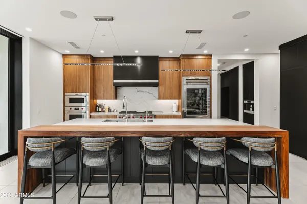 $13,000,000 | 4725 North 56th Street, Phoenix, AZ 85251