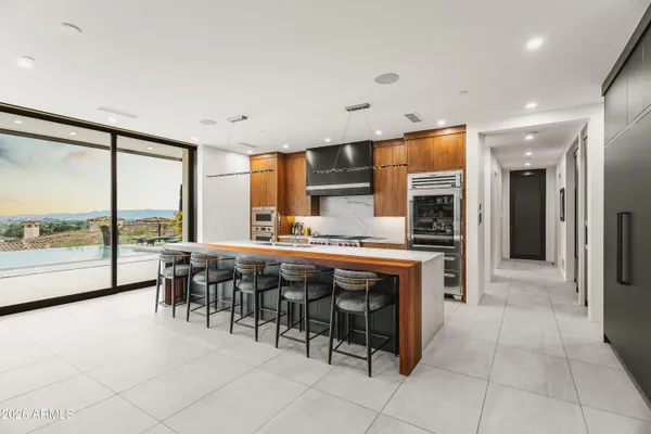 $13,000,000 | 4725 North 56th Street, Phoenix, AZ 85251