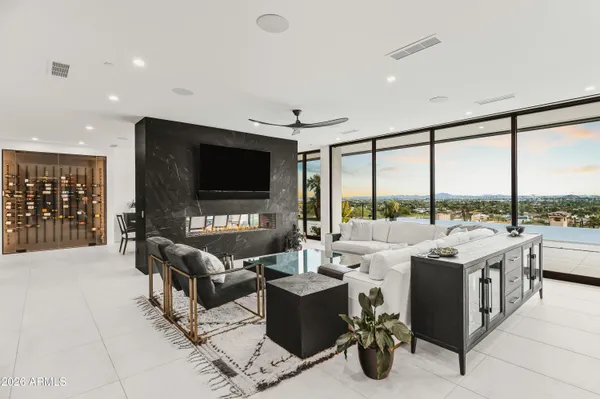 $13,000,000 | 4725 North 56th Street, Phoenix, AZ 85251