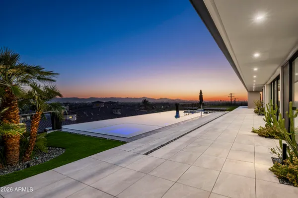 $13,000,000 | 4725 North 56th Street, Phoenix, AZ 85251