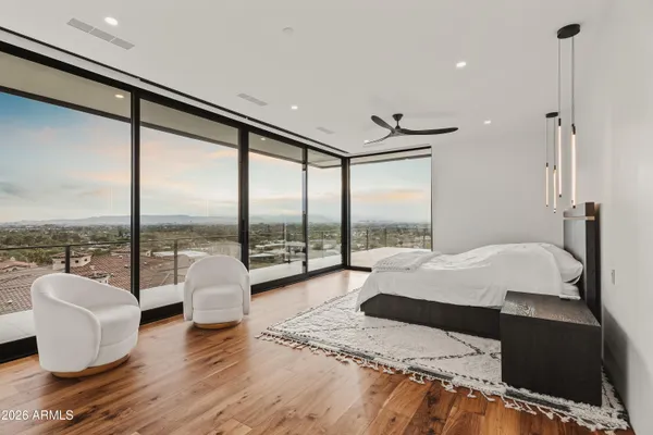 $13,000,000 | 4725 North 56th Street, Phoenix, AZ 85251