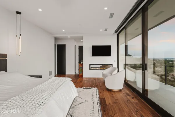 $13,000,000 | 4725 North 56th Street, Phoenix, AZ 85251