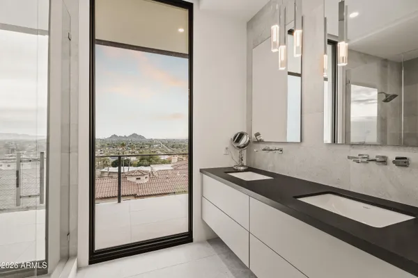 $13,000,000 | 4725 North 56th Street, Phoenix, AZ 85251