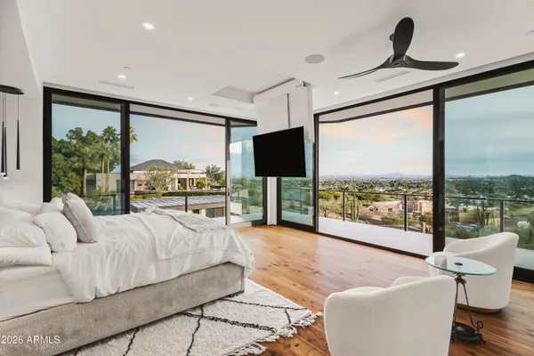 $13,000,000 | 4725 North 56th Street, Phoenix, AZ 85251