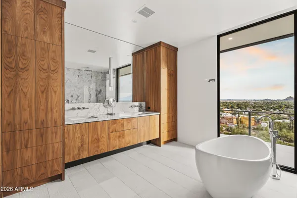 $13,000,000 | 4725 North 56th Street, Phoenix, AZ 85251