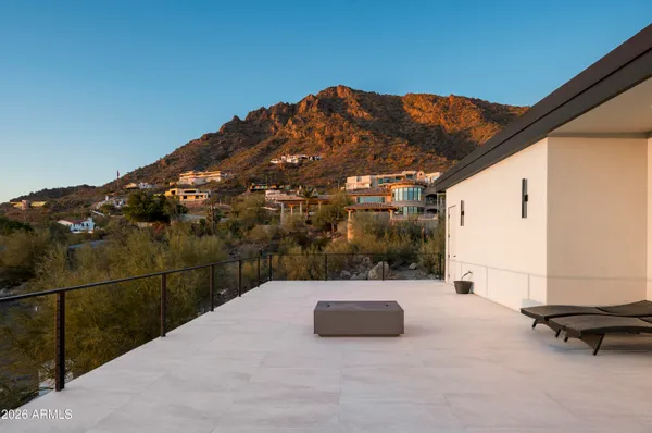 $13,000,000 | 4725 North 56th Street, Phoenix, AZ 85251