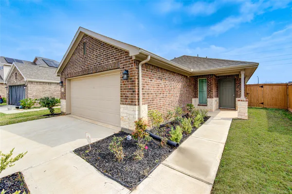 $279,900 | 412 Sunray Lake Lane, Katy, TX 77493