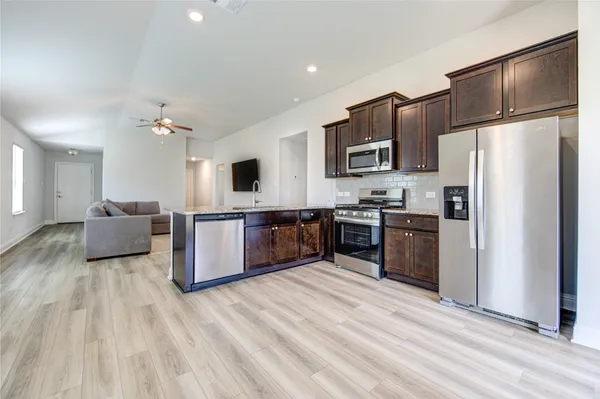 $279,900 | 412 Sunray Lake Lane, Katy, TX 77493