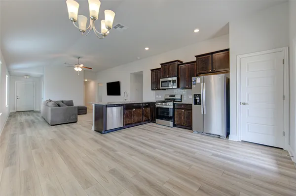 $279,900 | 412 Sunray Lake Lane, Katy, TX 77493