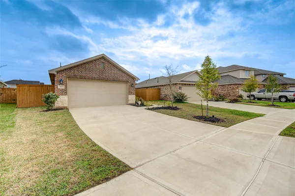 $279,900 | 412 Sunray Lake Lane, Katy, TX 77493