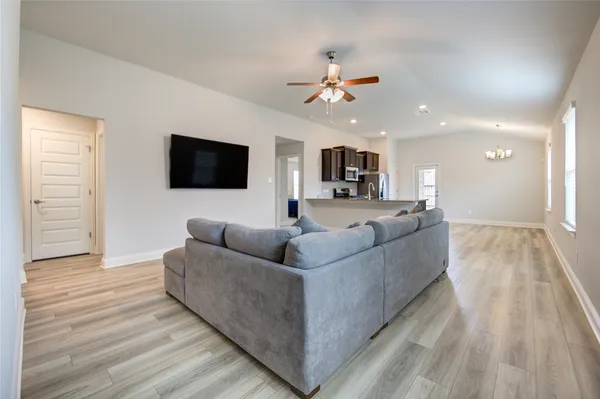 $279,900 | 412 Sunray Lake Lane, Katy, TX 77493