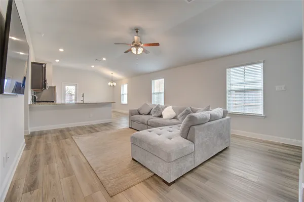 $279,900 | 412 Sunray Lake Lane, Katy, TX 77493