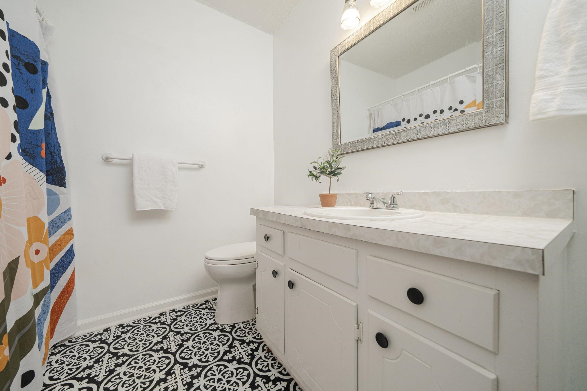 4321 Craddock Road Raleigh, NC 27613 - Photo 17 of 29 Main Bath