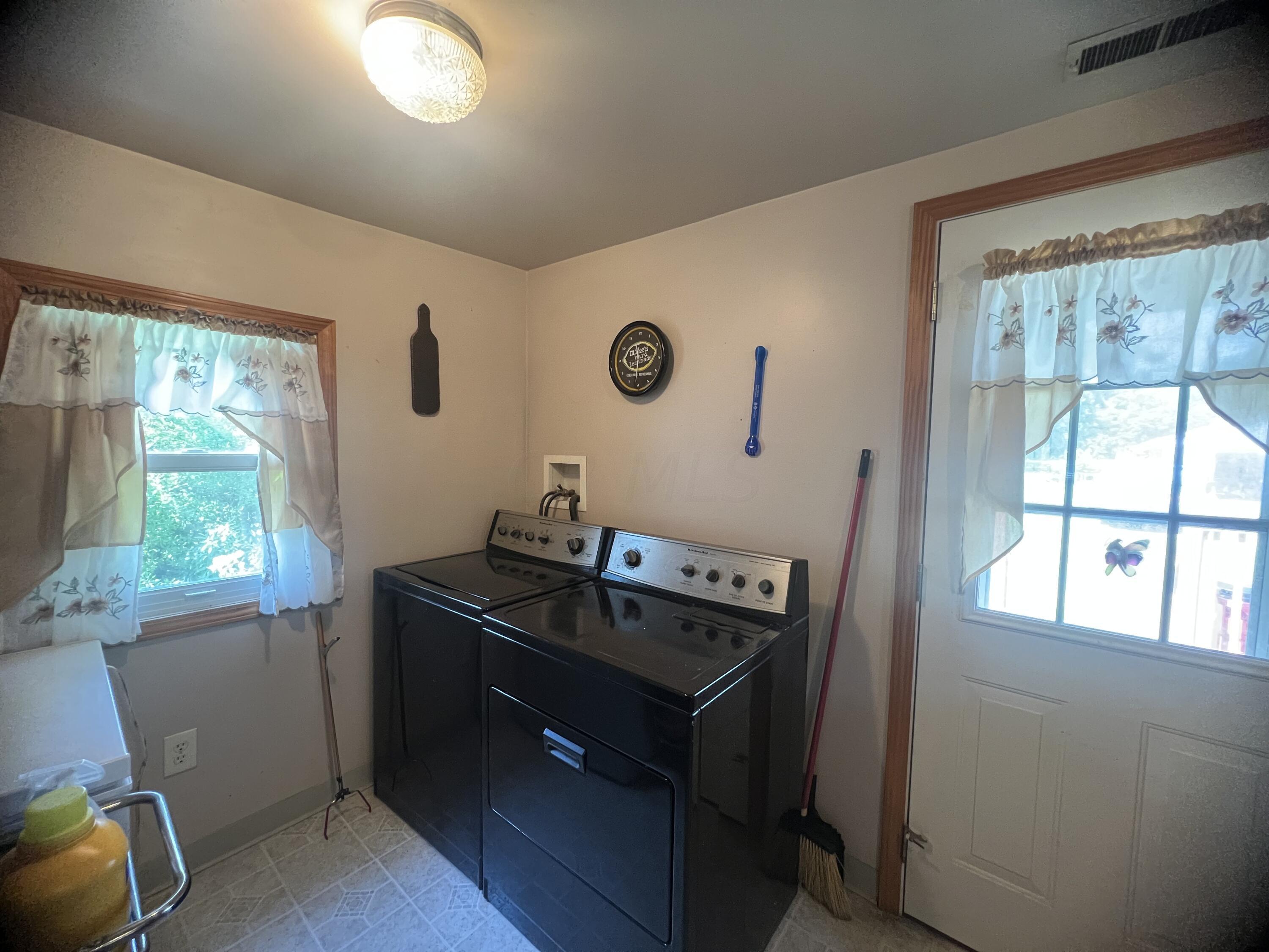 3623 Lockbourne Road Columbus, OH 43207 - Photo 6 of 15 C6BE6B31-DECC-4CE6-B724-C086F52CB417