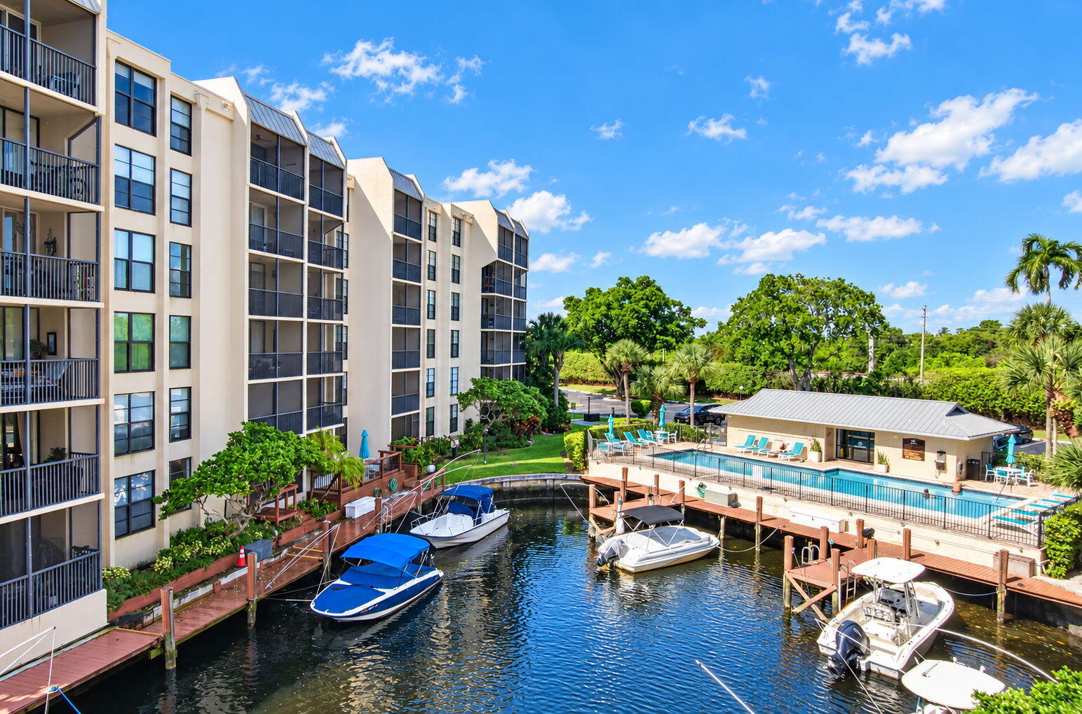 20 Royal Palm Way, Unit 3010 Boca Raton, FL 33432 - Photo 35 of 39 The Waterside Pool