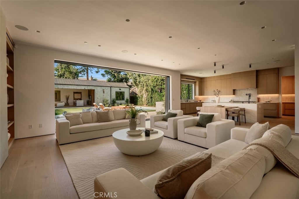 10433 Valley Spring Lane Toluca Lake, CA 91602 - Photo 28 of 69
