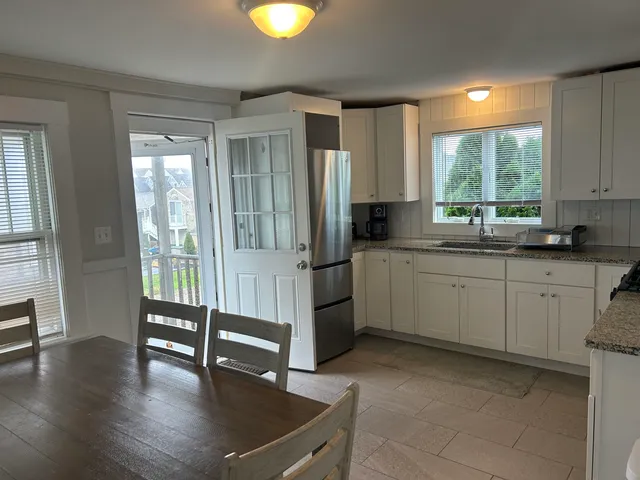 $2,950 | 9 Great Boars Head Avenue, Hampton, NH 03842