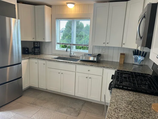 $2,950 | 9 Great Boars Head Avenue, Hampton, NH 03842