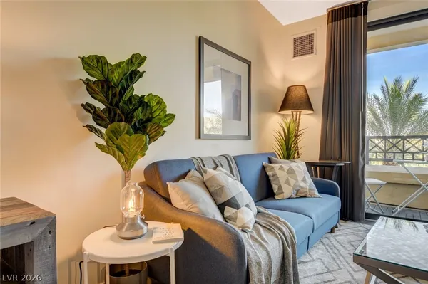 $1,700 | 29 Montelago Boulevard, Unit 206, Henderson, NV 89011