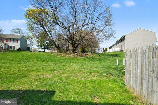 $207,000 | 18 Dartmouth Court, Mechanicsburg, PA 17055