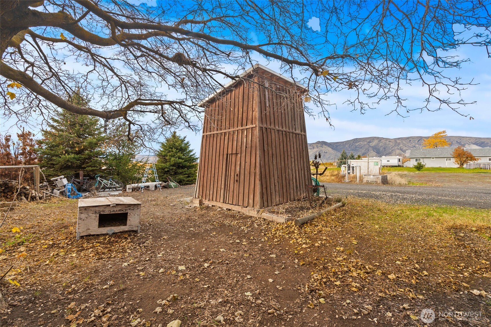 750 Potter Road Tieton, WA 98947 - Photo 22 of 36 a view of a backyard