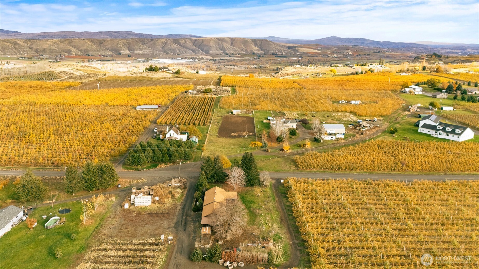 750 Potter Road Tieton, WA 98947 - Photo 28 of 36 a view of city and ocean
