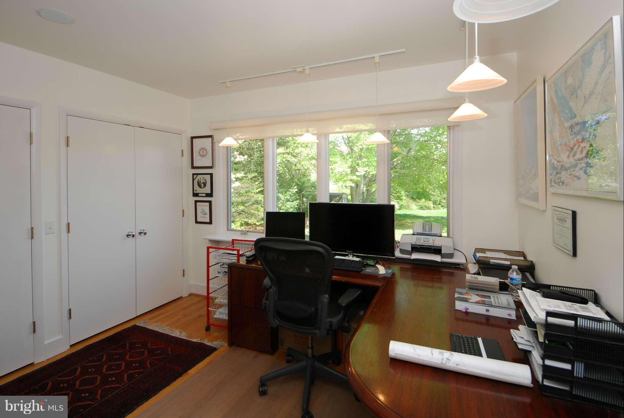 892 Childs Point Road Annapolis, MD 21401 - Photo 12 of 28 Office