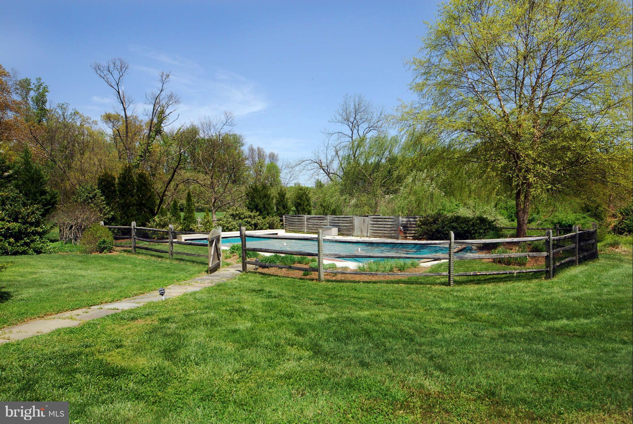 892 Childs Point Road Annapolis, MD 21401 - Photo 20 of 28 Pool