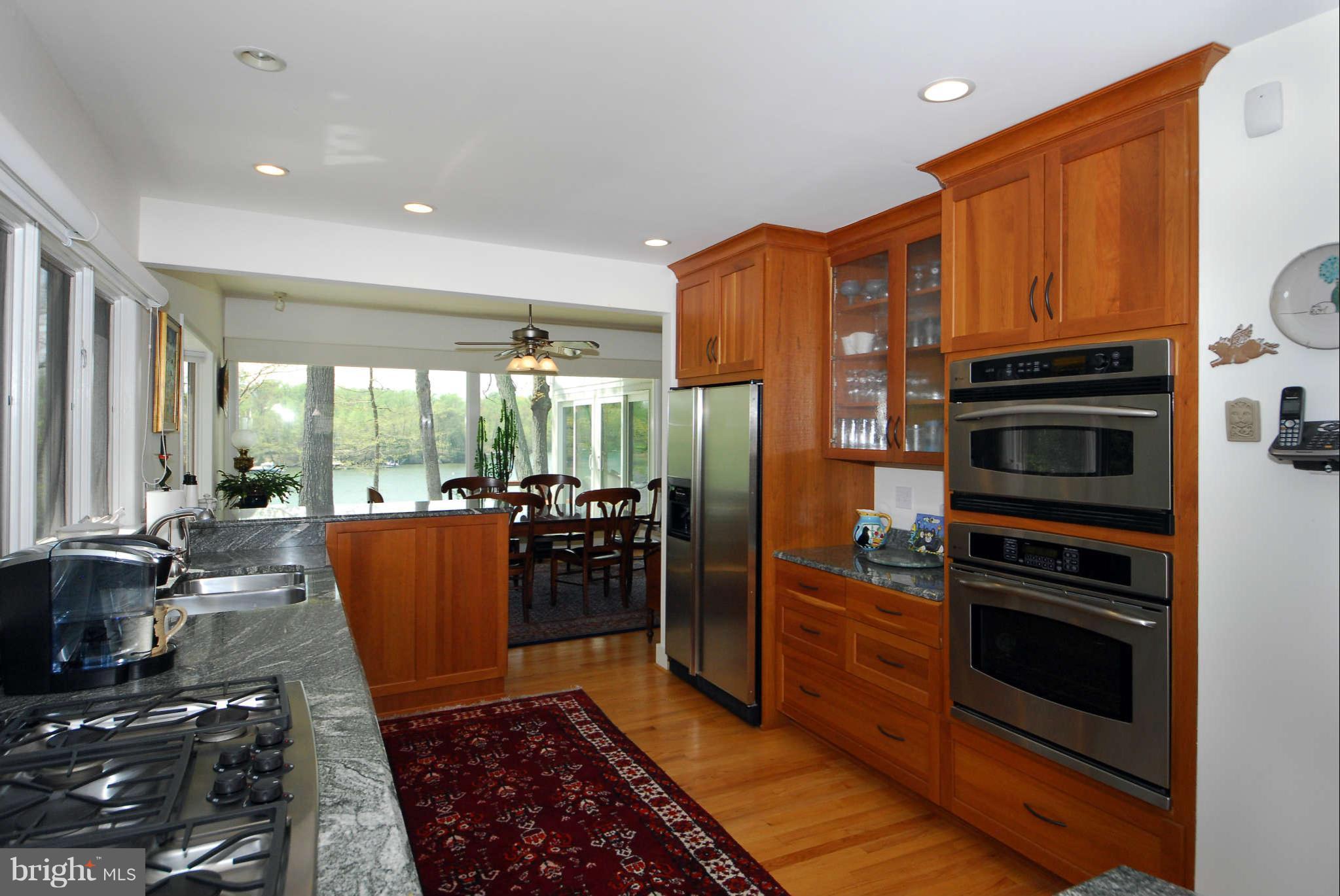 892 Childs Point Road Annapolis, MD 21401 - Photo 3 of 28 Gourmet kitchen with granite counters