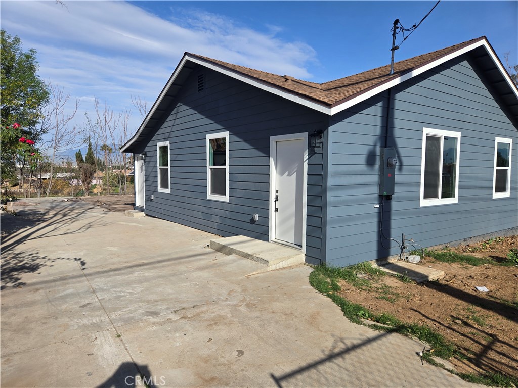 577 West La Cadena Drive Riverside, CA 92501 - Photo 2 of 10