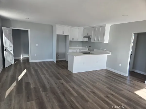 $3,000 | 577 West La Cadena Drive, Riverside, CA 92501