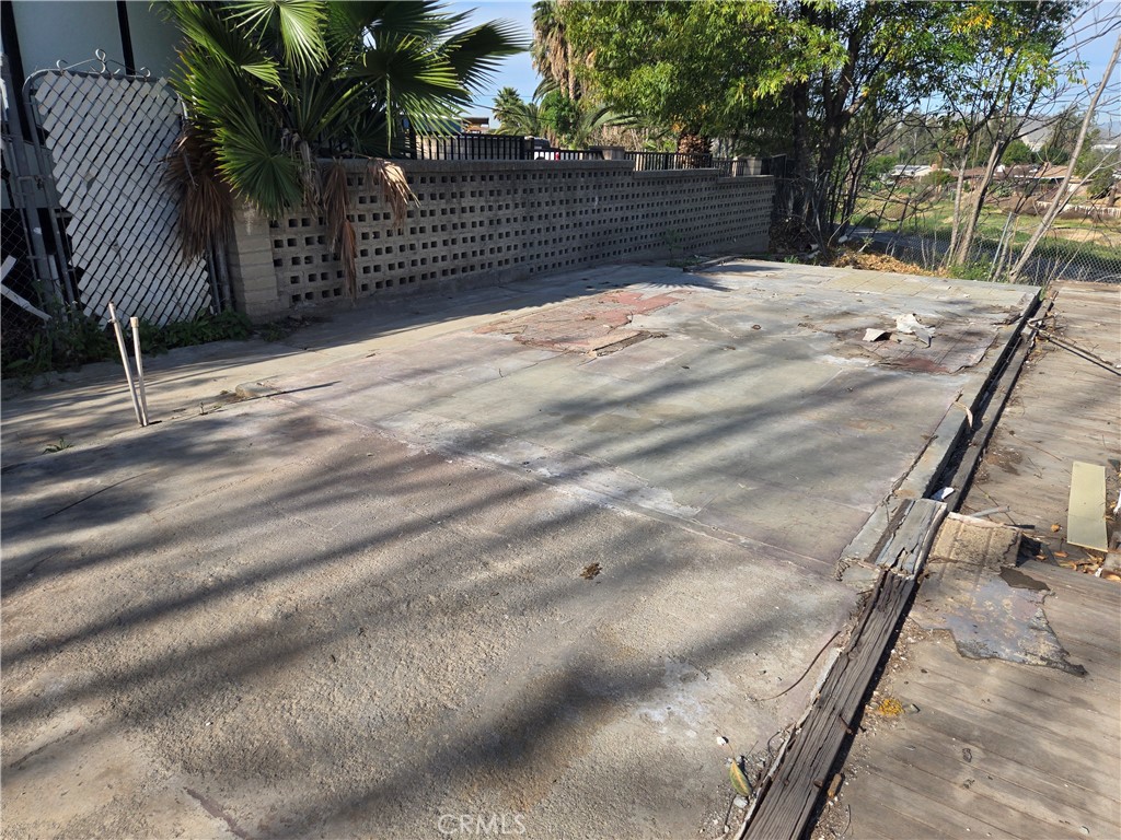 577 West La Cadena Drive Riverside, CA 92501 - Photo 7 of 10